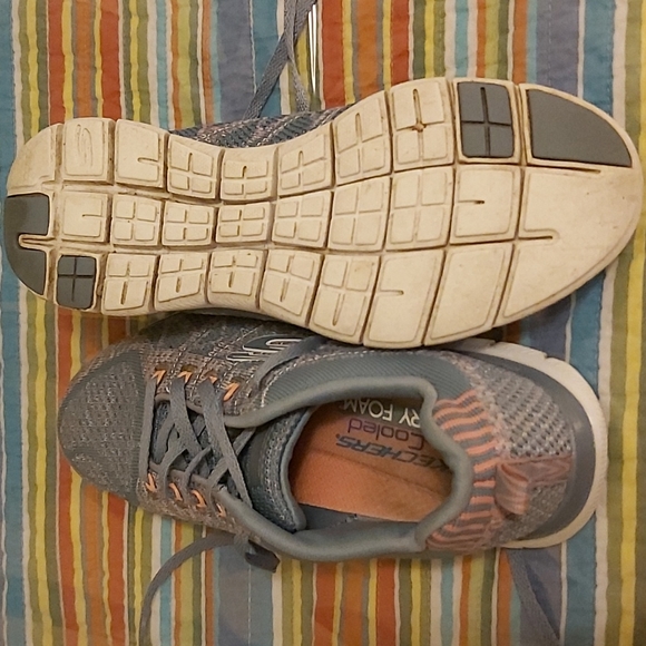 COPY - Skechers - Picture 2 of 2